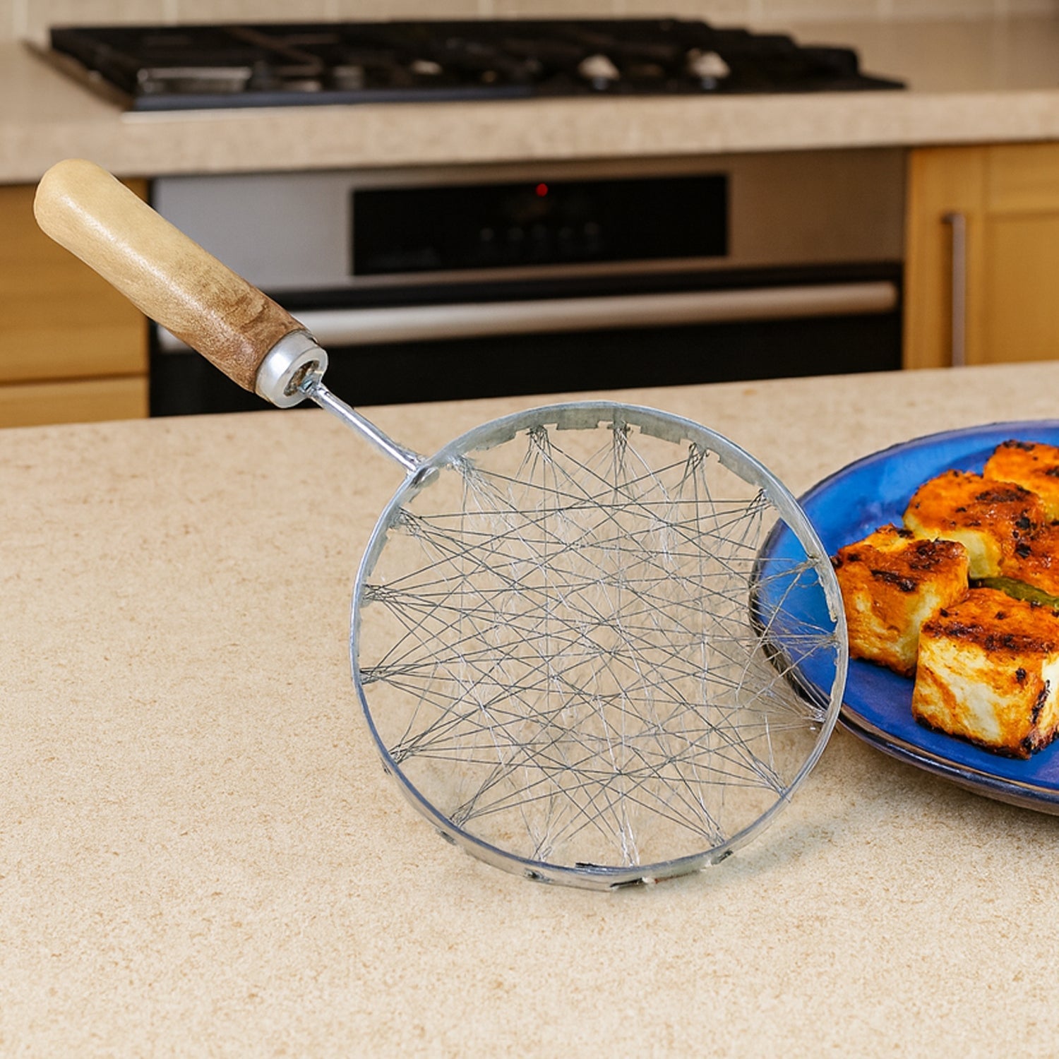 Stainless steel wire skimmer with heat-resistant wooden handle