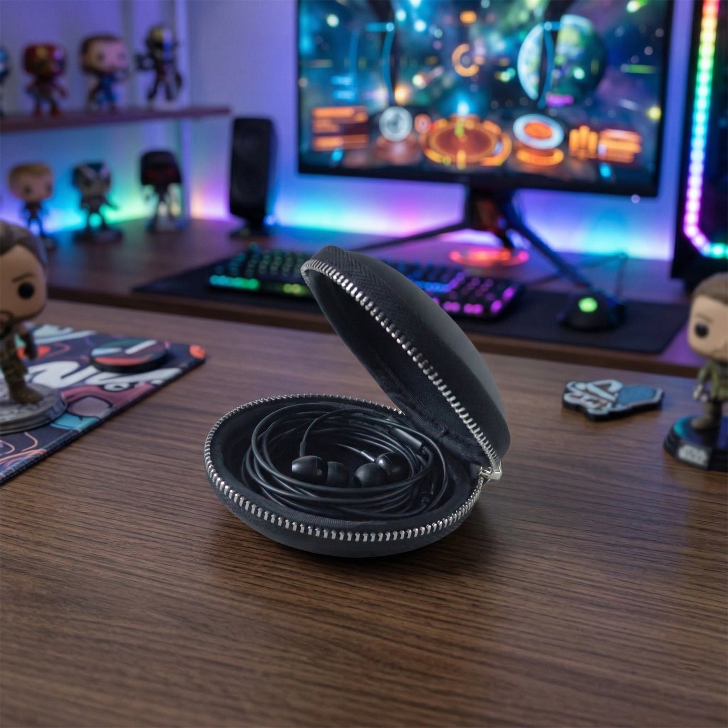 Headphone storage pouch for safe organization