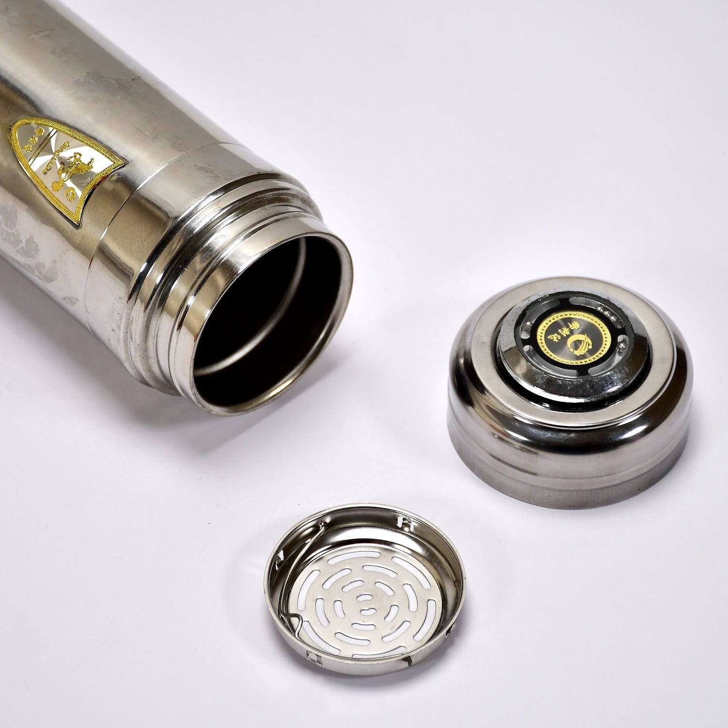 Top-down view of the 420ml vacuum insulated water bottle by Bottlart.