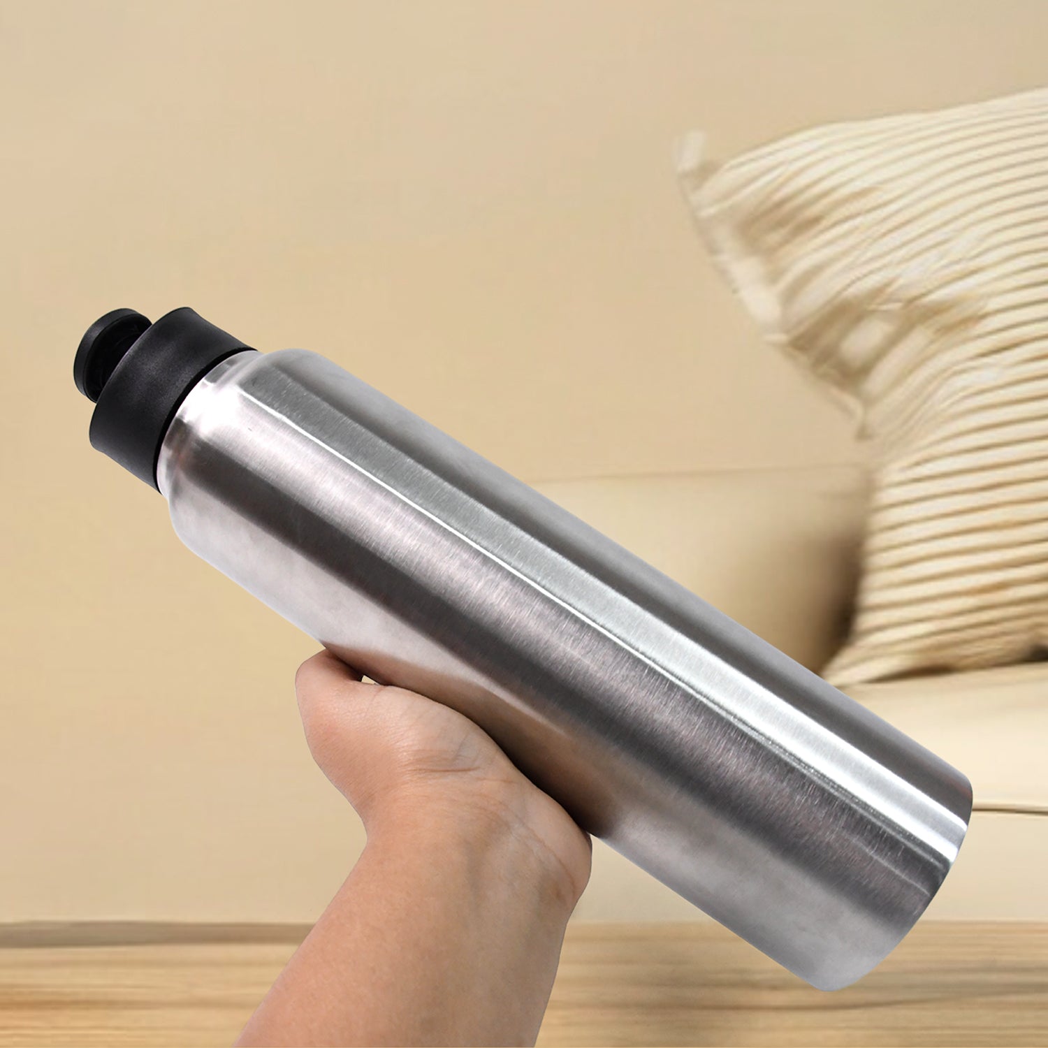 HydroVault design Stainless Steel Water Bottle 1000ML showcasing durable material