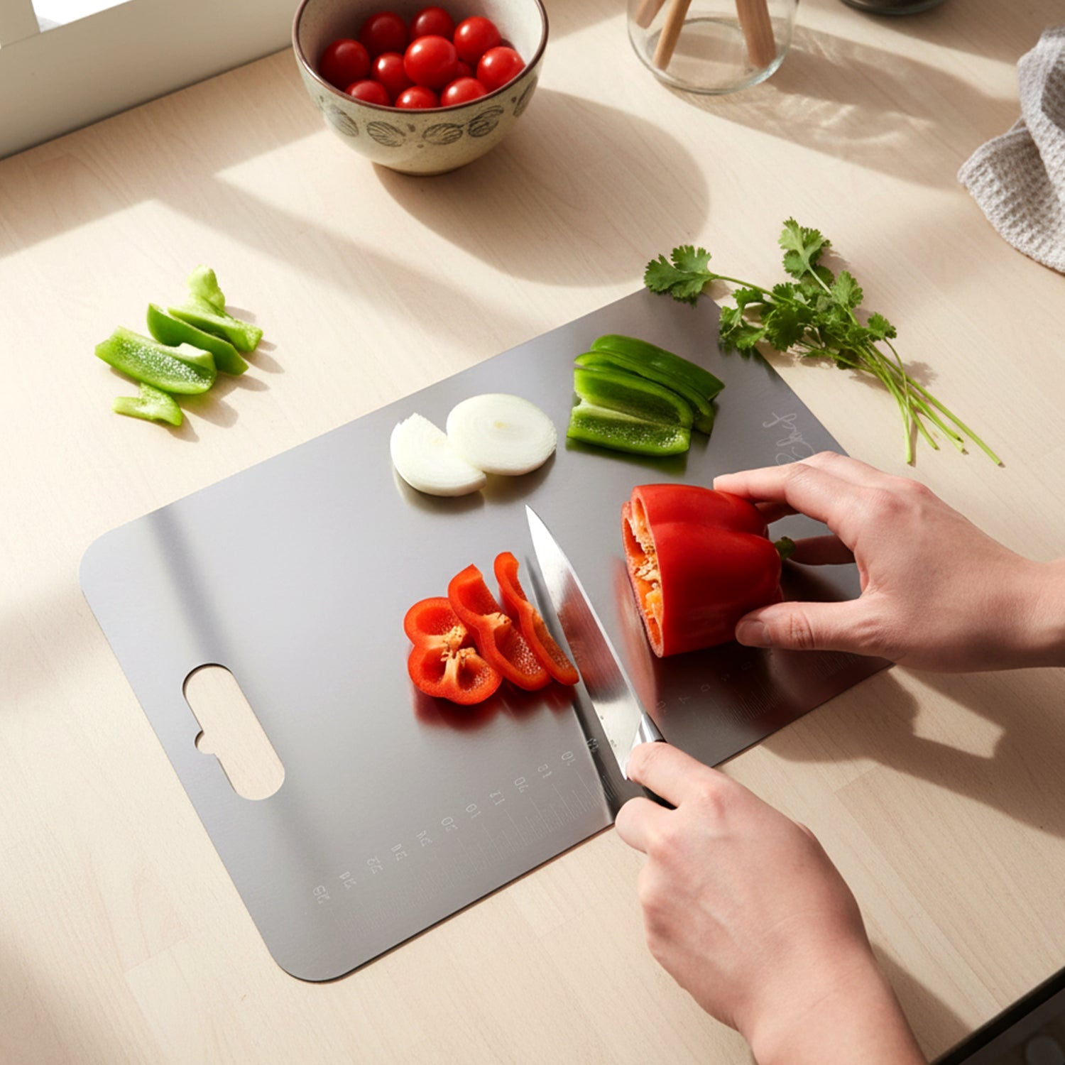 Large stainless steel cutting board 31x20.5cm with measurement scale