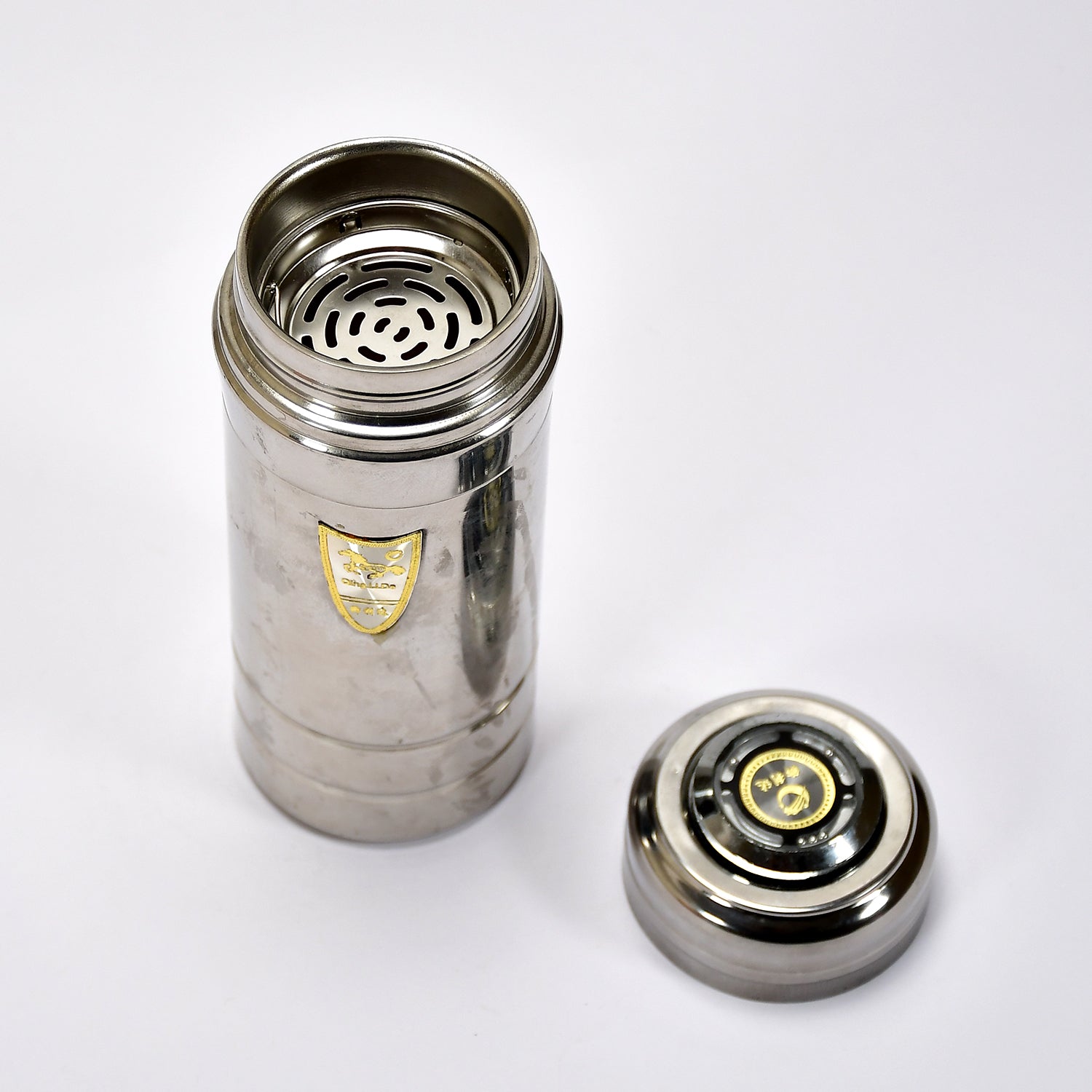 Side view of the 420ml stainless steel water bottle, showcasing its sleek design.