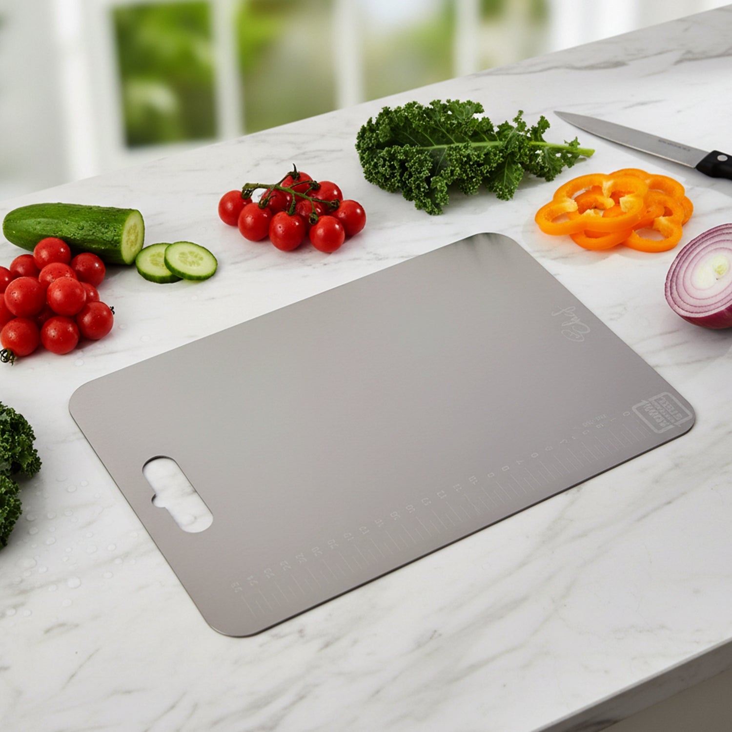 Rust resistant kitchen cutting board made of stainless steel