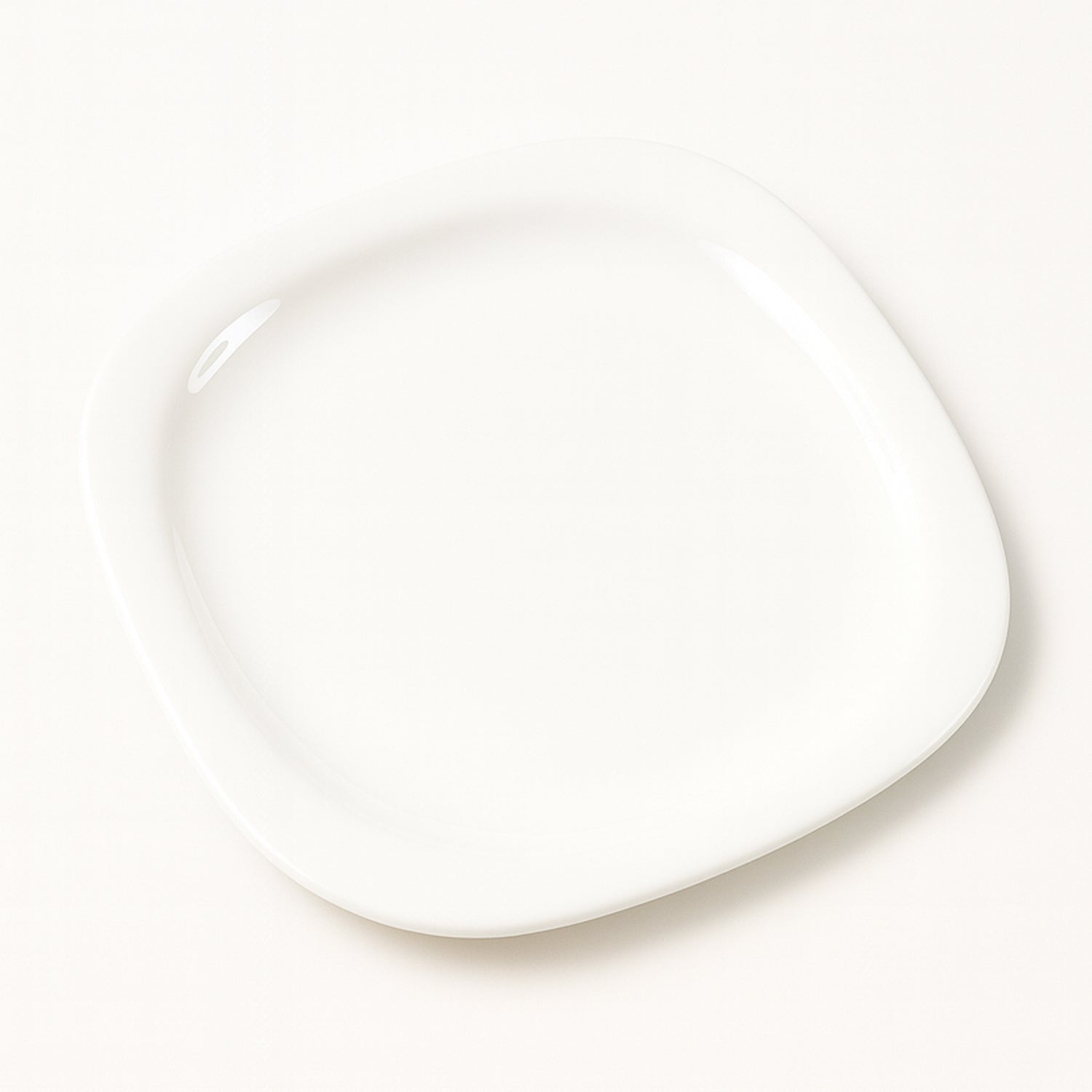 Square dinner plate 28 cm lightweight and easy to handle