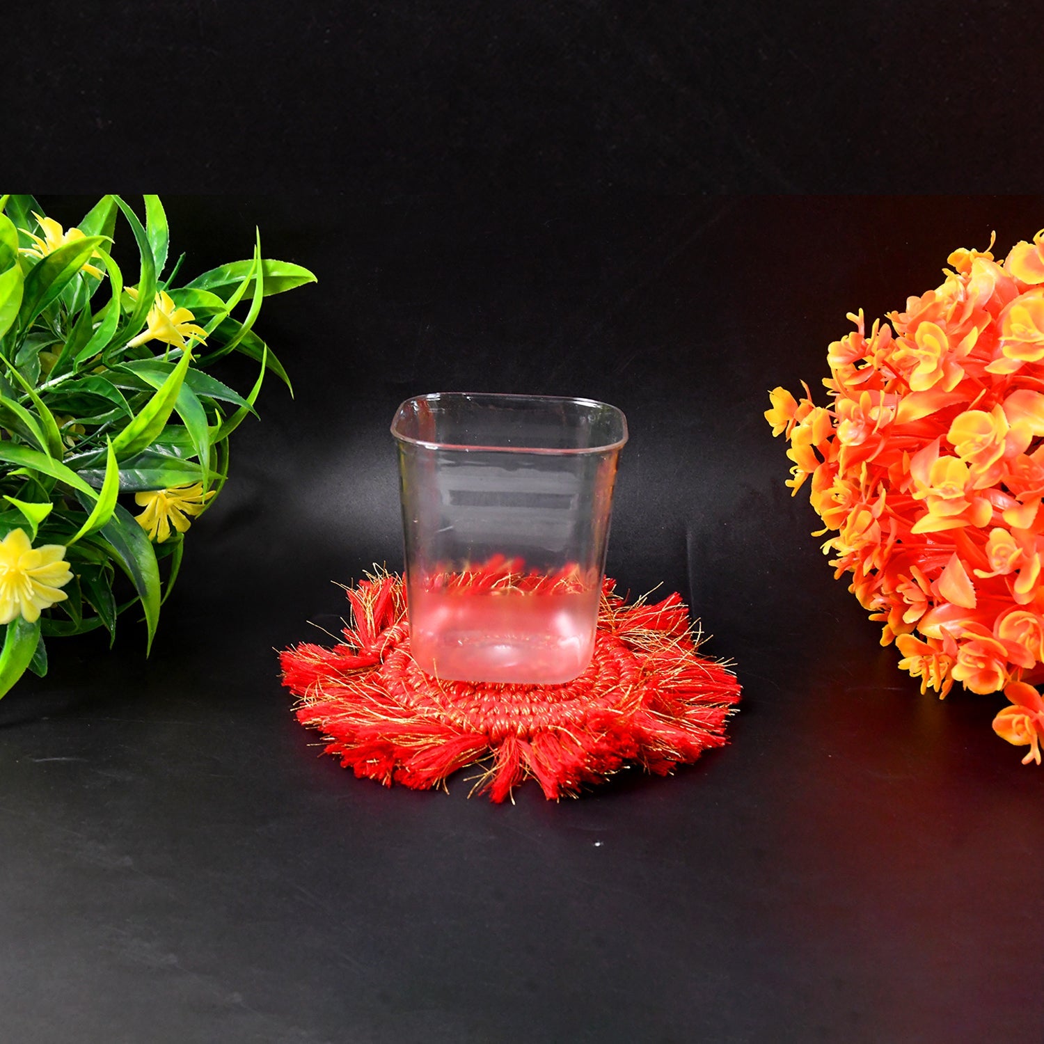 Diamond wave pattern plastic glasses with tray for serving