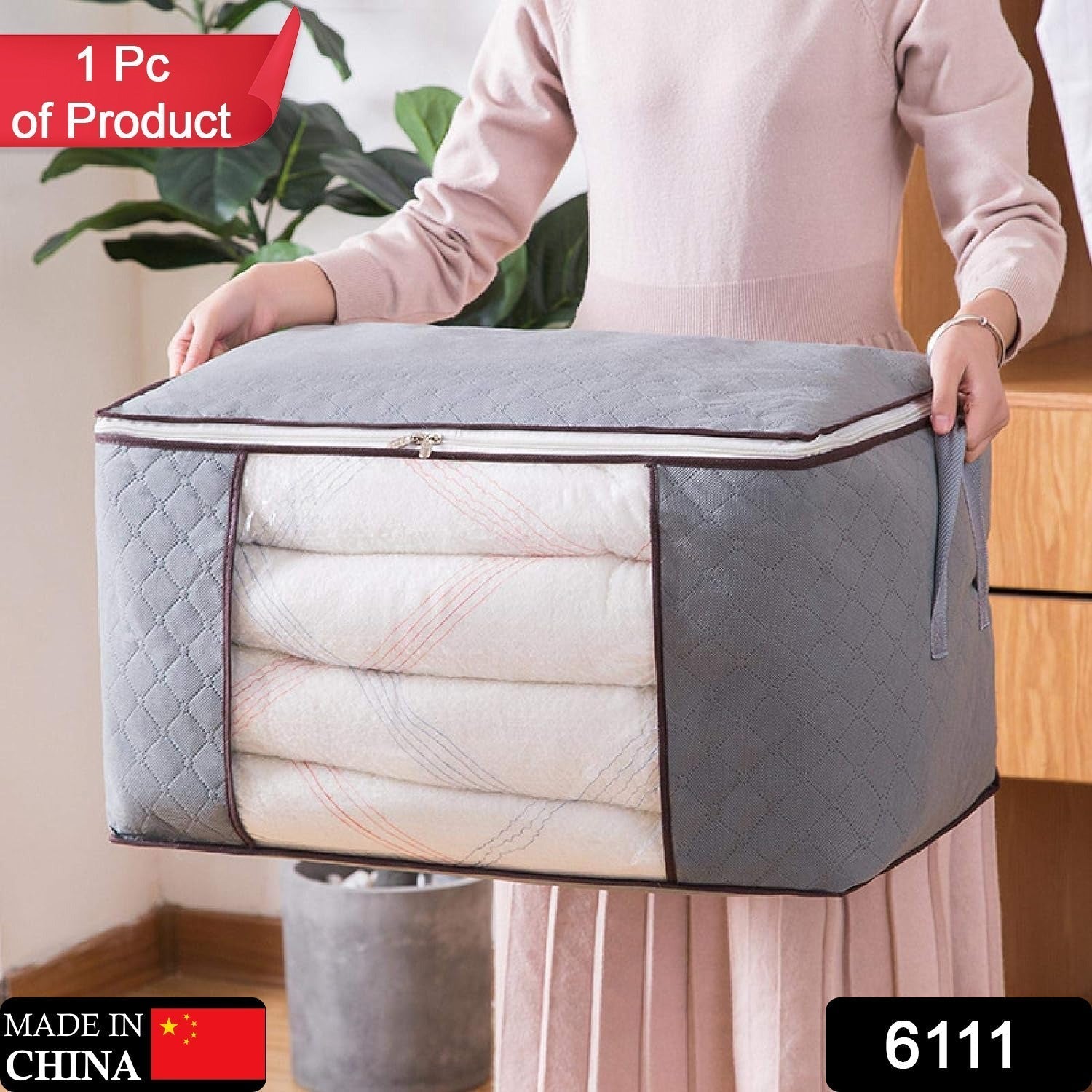 Lightweight clothes packing bag, perfect for keeping garments tidy in luggage.