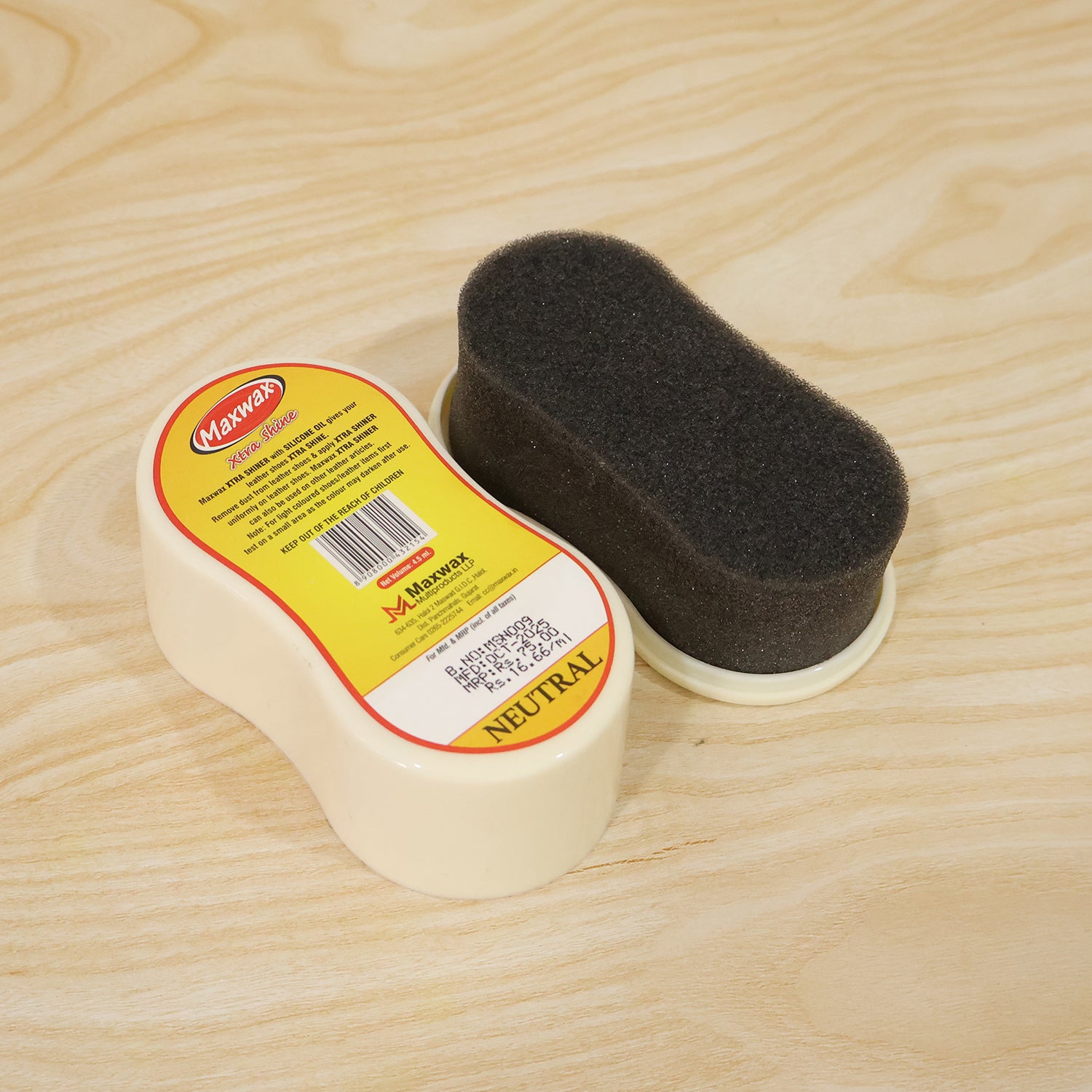 Maxwax Neutral Instant Shoe Shiner (1 Pc 4.5 Ml)