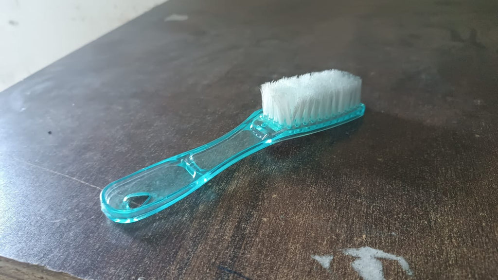 Plastic Handle Shoes Clothes Scrubbing Brush (1 Pc  Mix Color  19 Cm)