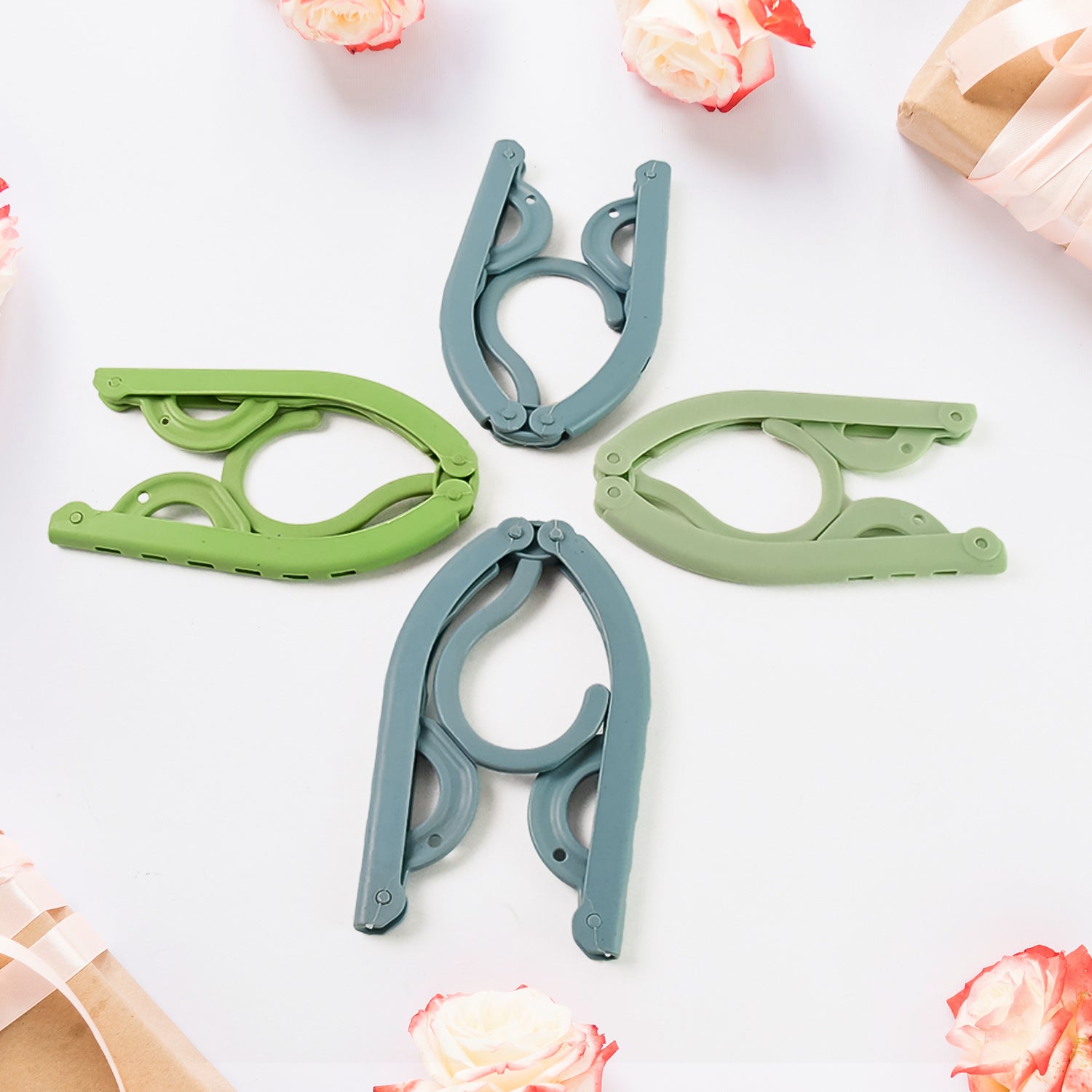 Travel Hangers Portable Folding Clothes Hangers (4 Pc  Big)