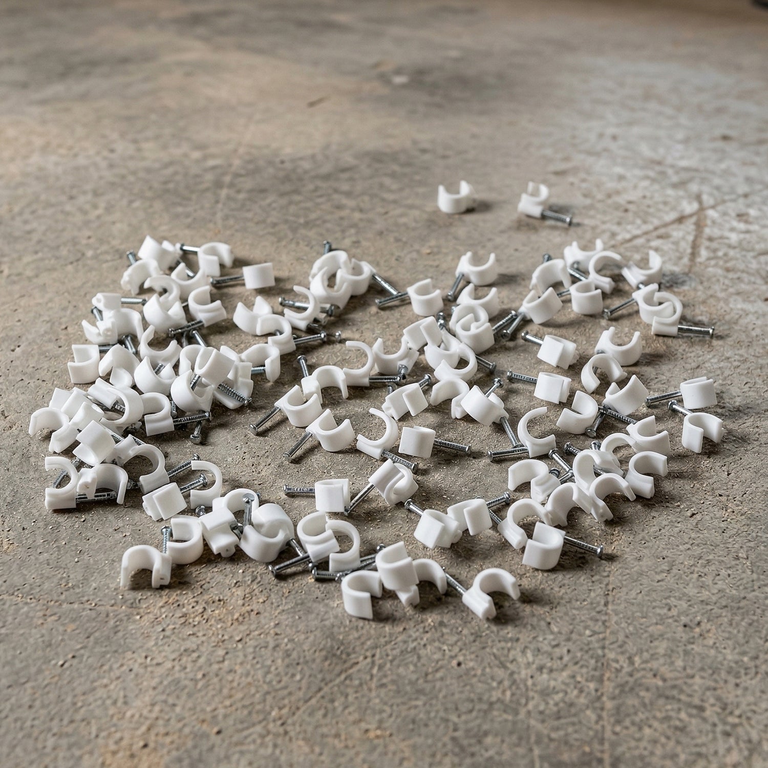 Heavy Duty Plastic Cable Clip With Steel Nail (100 Pc 8mm)