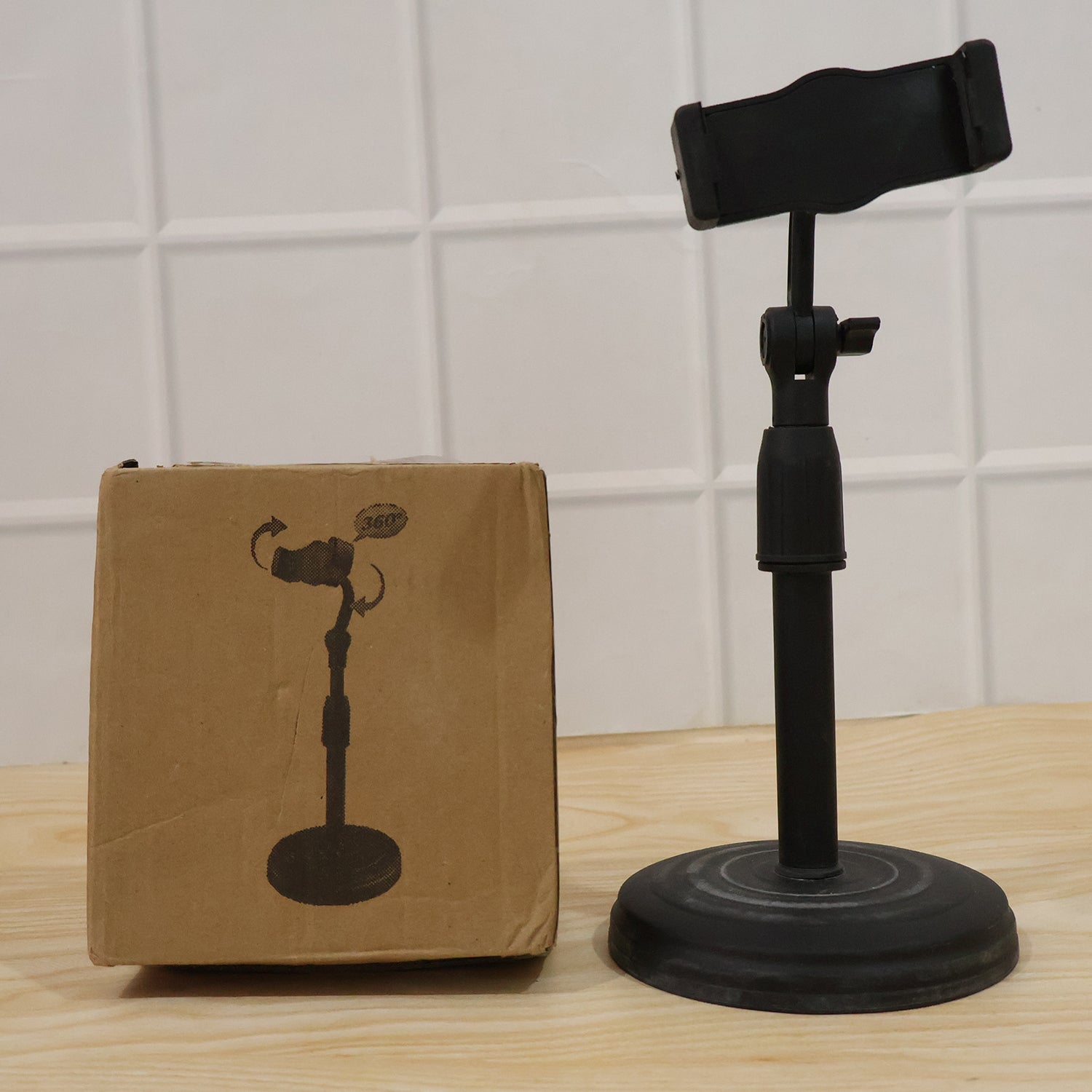 Adjustable Desktop Mobile Phone Stand (1 Pc)